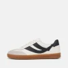 Oasis Leather Sneaker